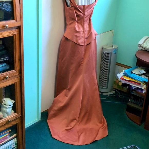 Classy formal gown - Picture 6 of 12